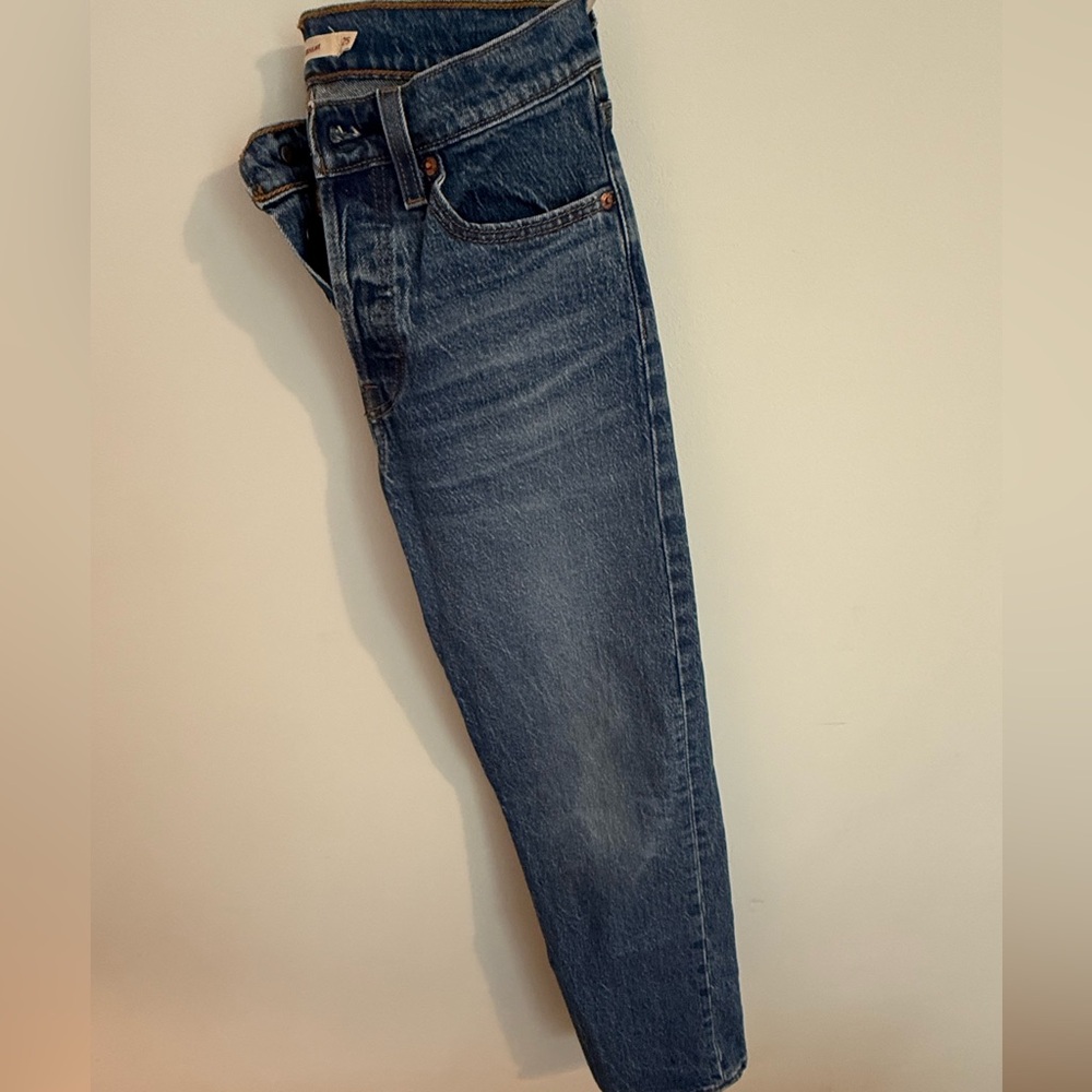 Levi's Wedgie Straight Medium Wash